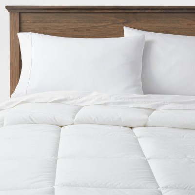 Threshold Warmer Down-Blend Comforter White Warmer Full/Queen 