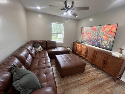 Guest review image 1 of 2, zoom in
