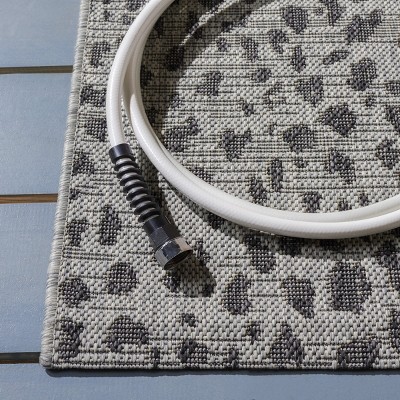 Reversible Gray Synthetic Square Outdoor Rug, 36"