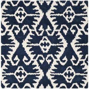 Wyndham WYD323 Hand Tufted Indoor Rugs - Safavieh - 1 of 3