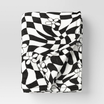 Novelty Recycled Printed Plush Throw Black/White