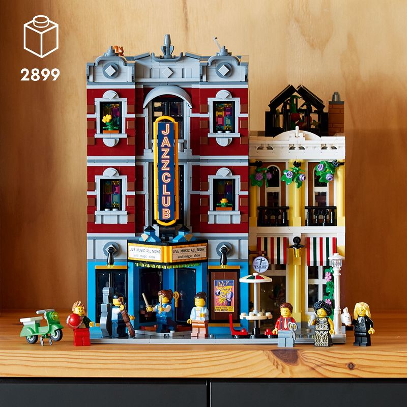LEGO Icons Jazz Club Building Set 10312, 3 of 8