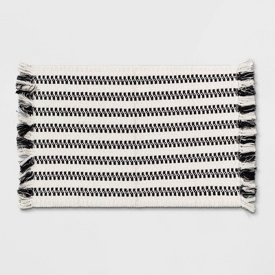 27"x45" Accent Rug Black & White - Pillowfort™