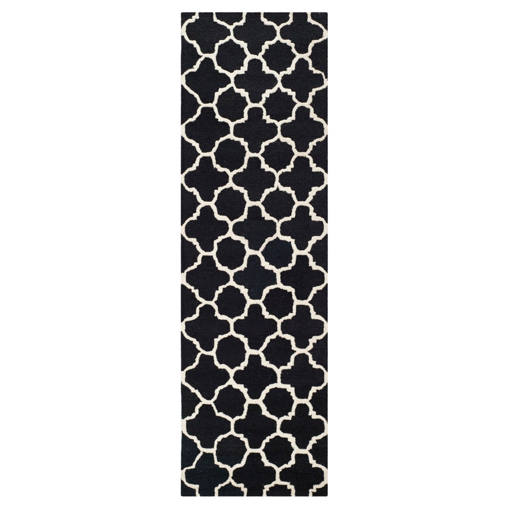 2'6inx10' Trellis Runner Black - Safavieh