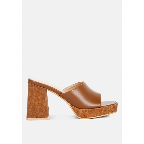 paragon chappal women's