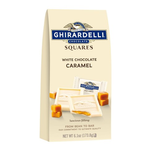 Small square ear fleas of white chocolate