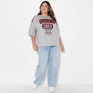 Women's Queens NY Oversized Short Sleeve Graphic T-Shirt - Light Gray - 1 of 3