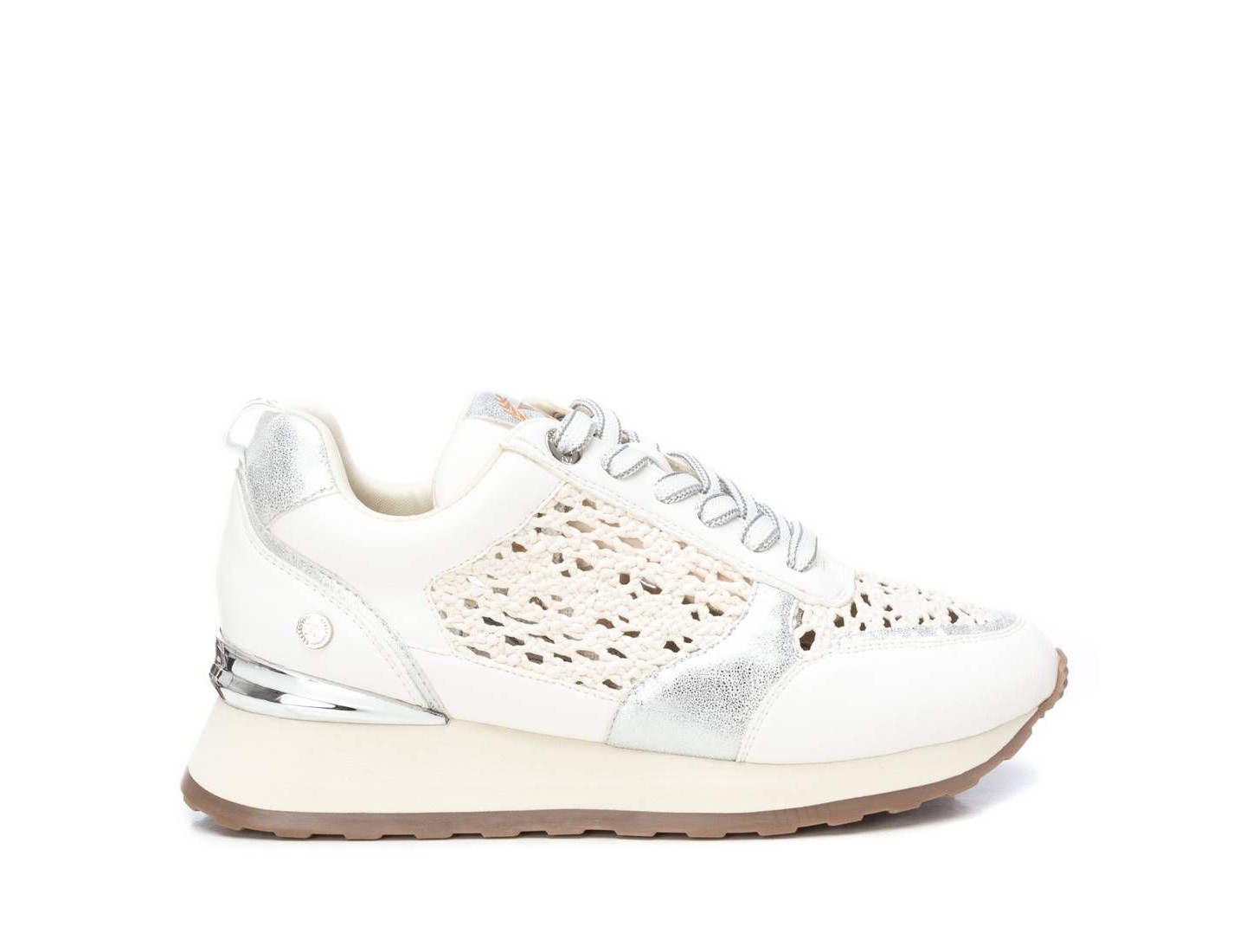Женские кроссовки XTI Fashion Braided Sneakers 143777 White, цвет: Белый — фото 1