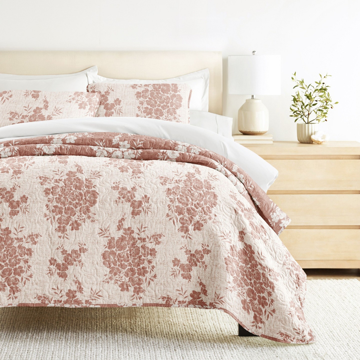 Комплект с покрывалом Becky Cameron Ultra-Soft Microfiber Quilt Set – Bedding in Distressed Bouquet Design, Distressed Bouquet Terracotta — фото 8