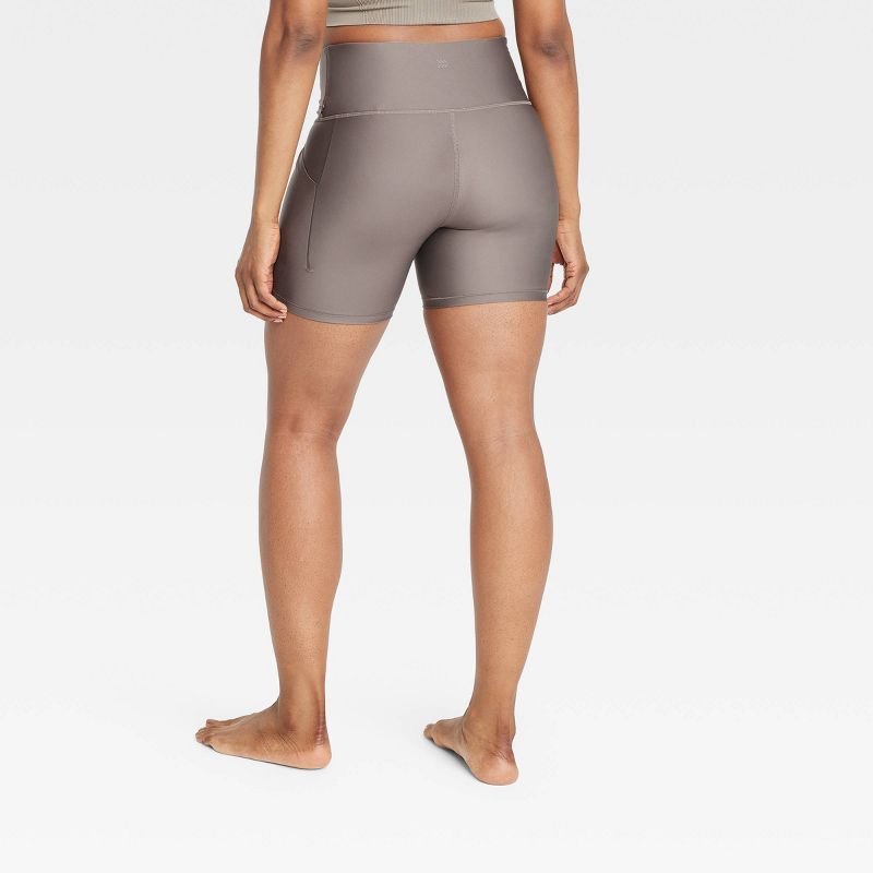 Women's Effortless Support High-Rise Pocketed Bike Shorts 6" - All In Motion™, 4 of 6