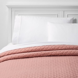 Full/Queen Family Friendly Solid Quilt Pink - Threshold