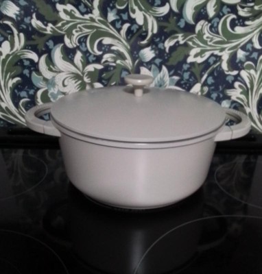 Goodful 7qt Cast Aluminum, Ceramic Stock Pot With Lid, Side Handles And  Silicone Grip Cream : Target