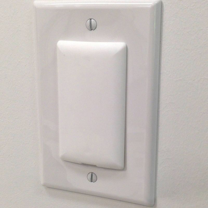 Qdos StayPut Double Outlet Plugs - White 6pk, 1 of 6