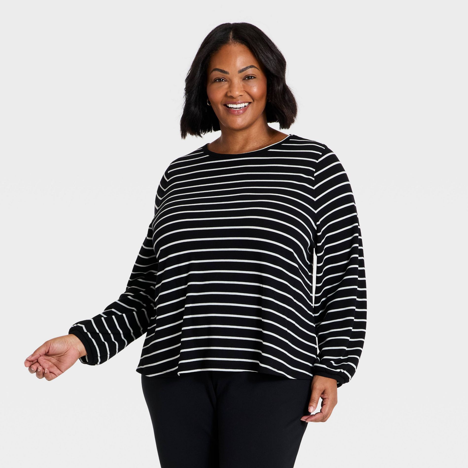 Women's Long Cuffed Sleeve Crewneck Relaxed Striped T-Shirt - Ava & Viv™