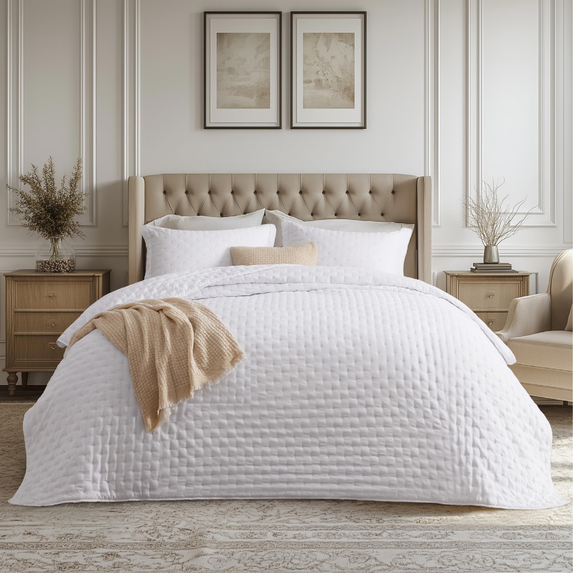 Bedsure 3Pcs Soft King Size Cozy Quilt Bedding Set for Summer White - Clover Lightweight with Clover Shaped Quilting