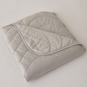 Double-sided cooling comforter, machine washable, featuring breathable cooling-tech fabric Lightweight and thin - 1 of 4