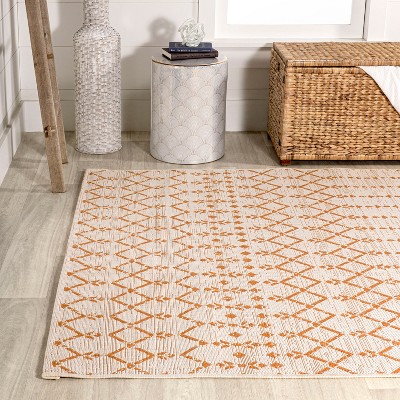 Boho Chic Cream/Orange Geometric Synthetic 5' x 7' Area Rug