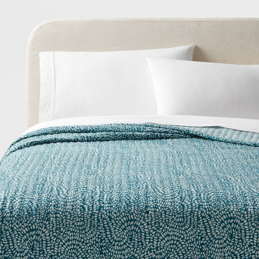 Photos - Duvet King Reversible Matelasse Swirl Quilt Teal Blue - Threshold™