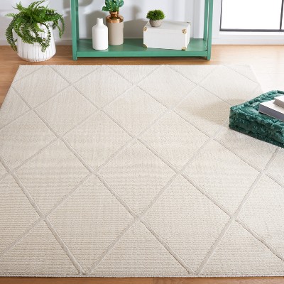 Ivory Diamond Pattern 8' x 10' Synthetic Area Rug