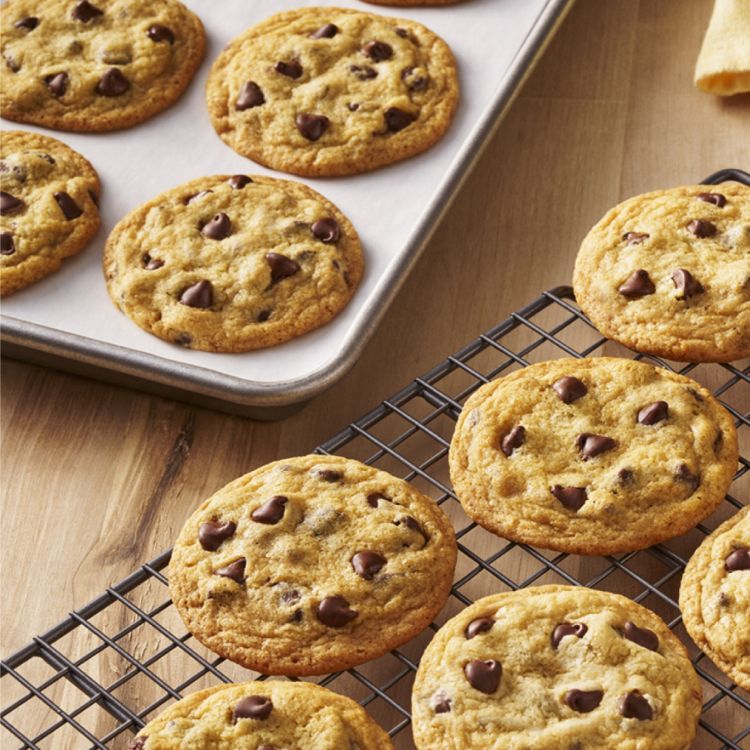 Nestle Toll House Baking Chocolate Chips, 4 of 15