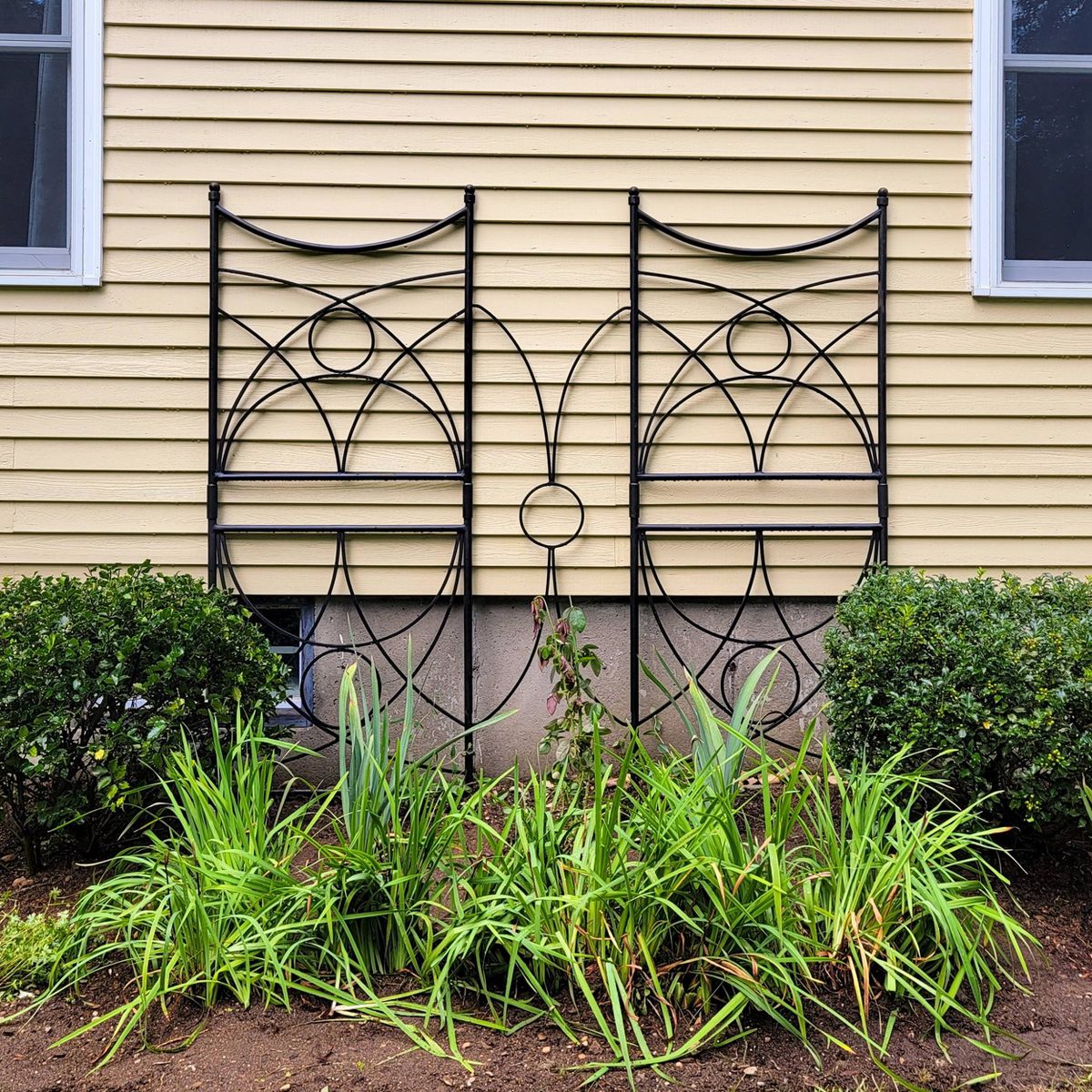 Achla Designs 86.25"H Powdercoated Wrought Iron Outdoor Garden Aurora Trellis Black - thumbnail 4