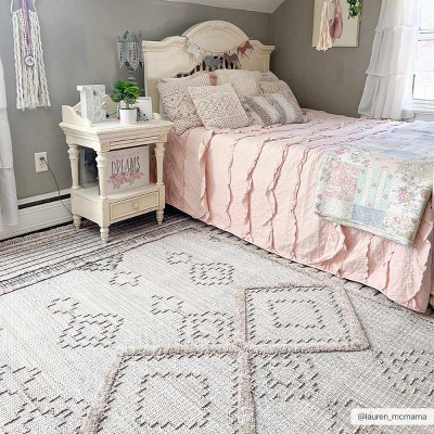 Amaga Gray and Cream High-Low Polyester Runner Rug