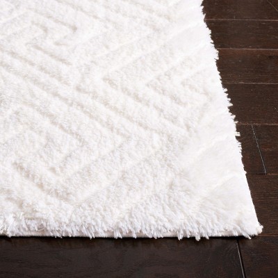 White Geometric Shag Synthetic 4' x 6' Area Rug