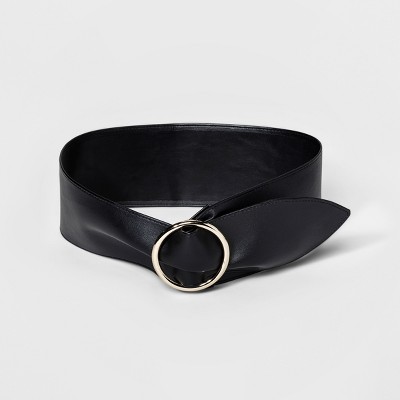 black belt with circle buckle