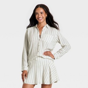 Camisa de lino con cuello y botones de manga larga para mujer - Universal Thread™