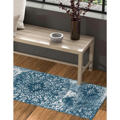 Reversible Blue Floral Synthetic 7' Round Area Rug