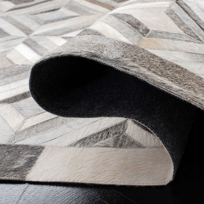 Handmade Gray Geometric Cowhide Area Rug 4' x 6'