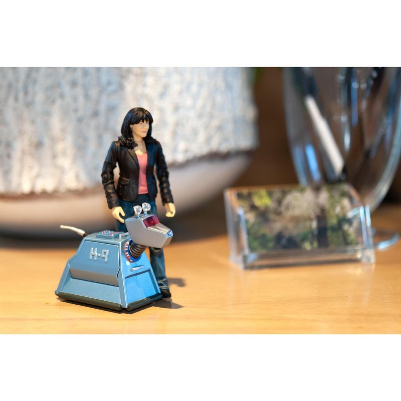 Seven20 Doctor Who 5.5" Action Figure Set: Sarah Jane and K9, 5 of 8
