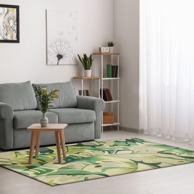 Hand-Tufted Green Palm Leaf Synthetic Indoor/Outdoor Rug