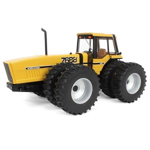 ERTL Industrial Yellow 1/16 International 7688 Super 70 2+2, 3rd Outback Toys 44396 - 1 of 4