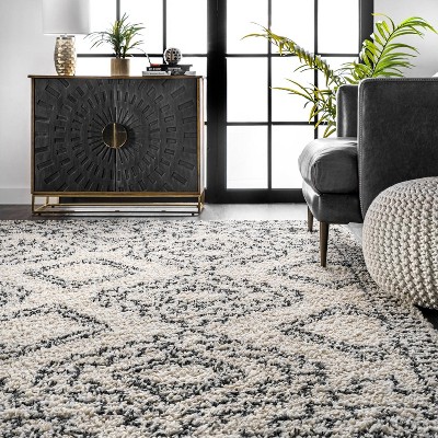 Off-White Moroccan Geometric Shag Accent Rug 2' x 3'