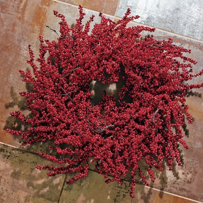 Cheerful Red Berry Artificial Christmas Wreath 26"