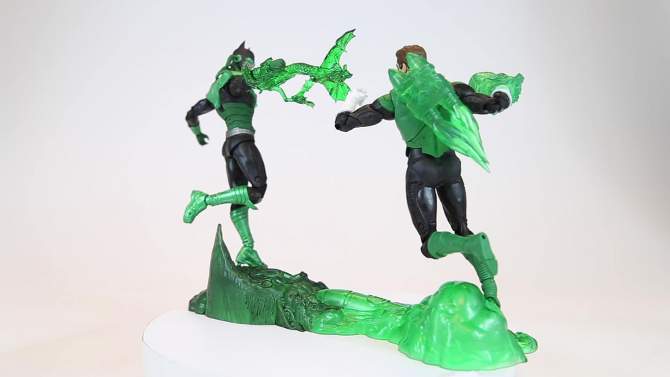 DC Comics 2pk Battle Scene - Green Lantern (Hal Jordan) vs Dawnbreaker, 2 of 15, play video
