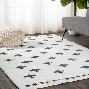 Cristo Berber Geometric Shag Indoor Area Rug - JONATHAN Y - 1 of 4
