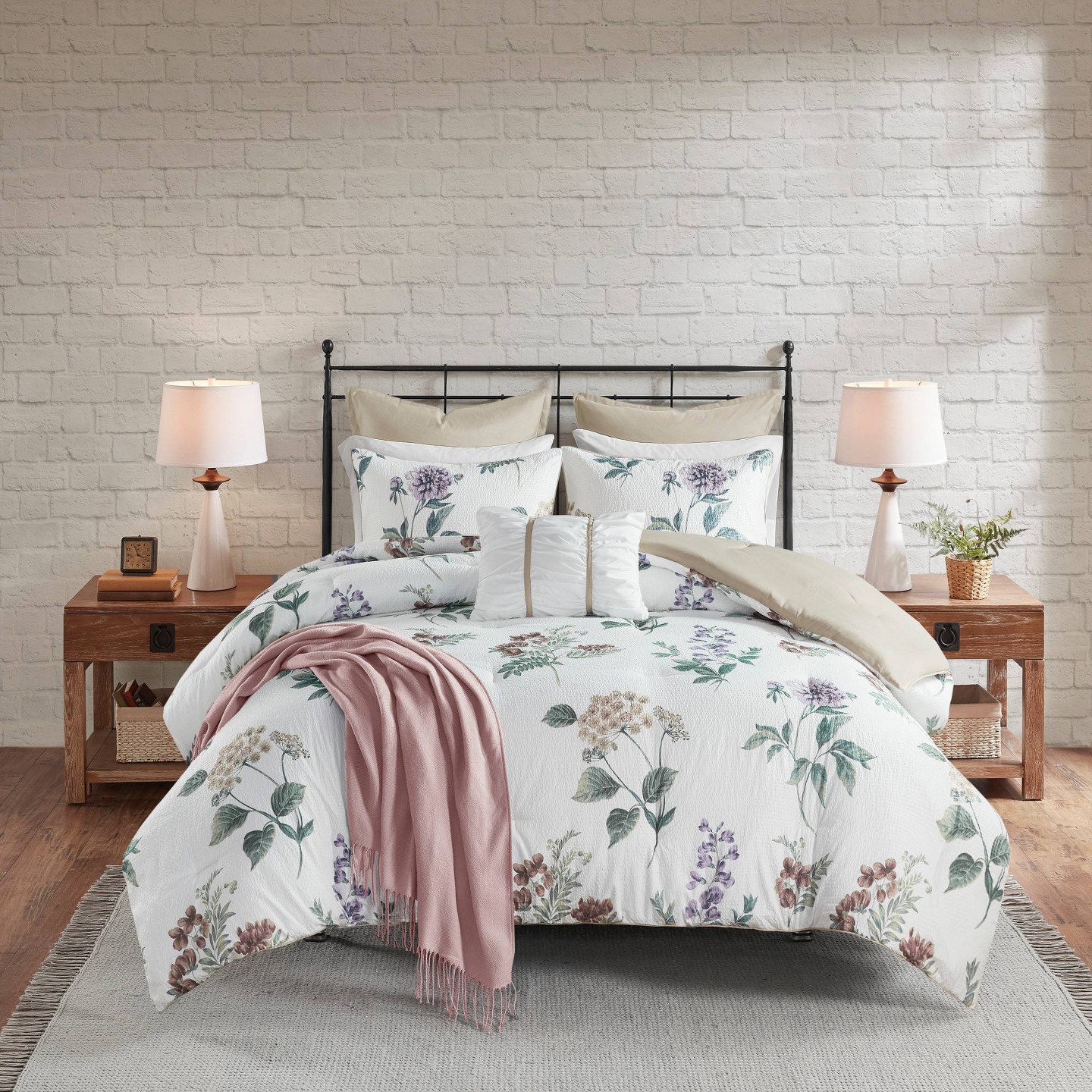 Комплект с одеялом Madison Park Full/Queen 7pc Benita Print Seersucker Comforter Set with Throw Blanket Taupe: Hypoallergenic Floral Bedding, цвет: С принтом — фото 1