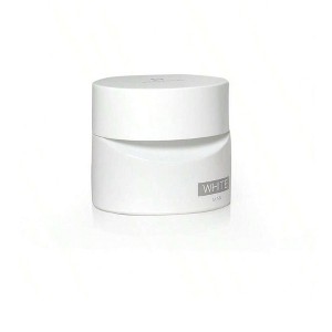 Aigner White by Etienne Aigner Men Eau De Toilette Spray 4.25 oz - 1 of 4