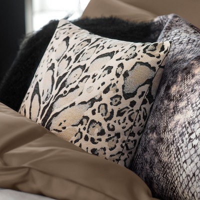Togas Selisa Decorative Pillow