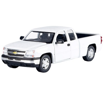 2006 Chevrolet Silverado 1500 Pickup Truck White "Timeless Legends" Series 1/25 Diecast Car Model by Motormax