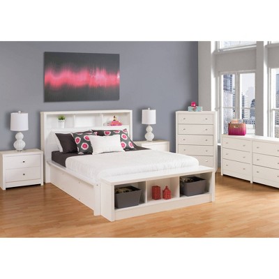 Eleganza White 5-Drawer Glam Chest with Diamond Cut Chrome Knobs