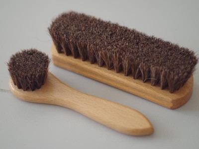  Kiwi Leather Shine Horsehair Brush, 2-Pack : Clothing, Shoes &  Jewelry