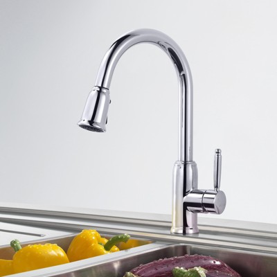 Chrome Single-Handle Pull-Down Sprayer Kitchen Faucet