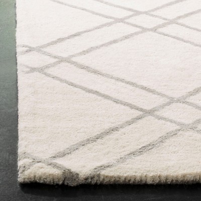 Ivory and Silver Wool Tufted Area Rug, 3' x 5'
