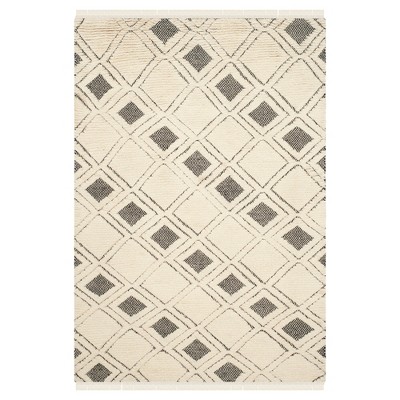 Ivory/Black Abstract Knotted Area Rug - (6'x9') - Safavieh