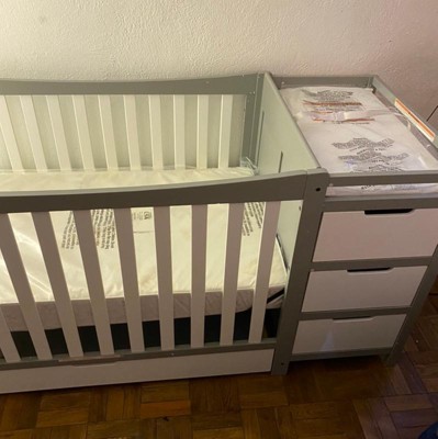 Graco remi crib and changing outlet table