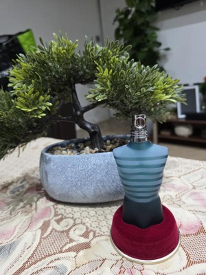 Guest review image 1 of 3, zoom in