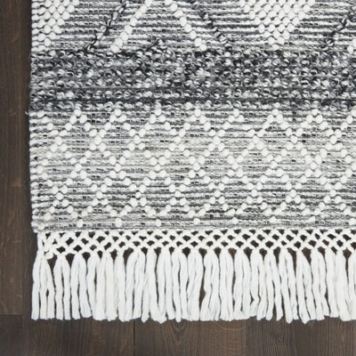 Ivory and Gray Geometric Handwoven Wool Area Rug 5'3" x 7'6"
